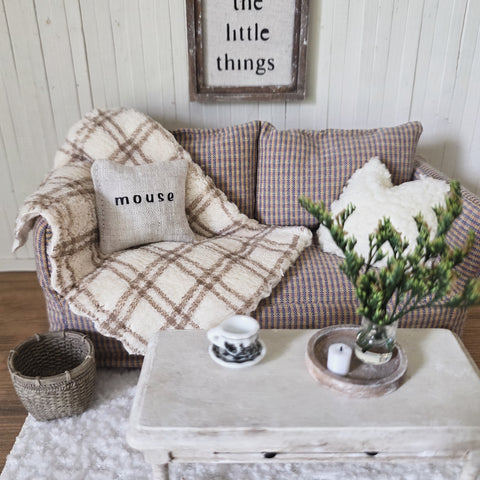 BEDDING/BLANKETS/ PILLOWS